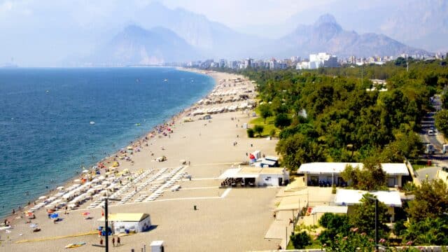 Falling Profits Cloud Horizons for Turkey’s Booming Tourist Industry