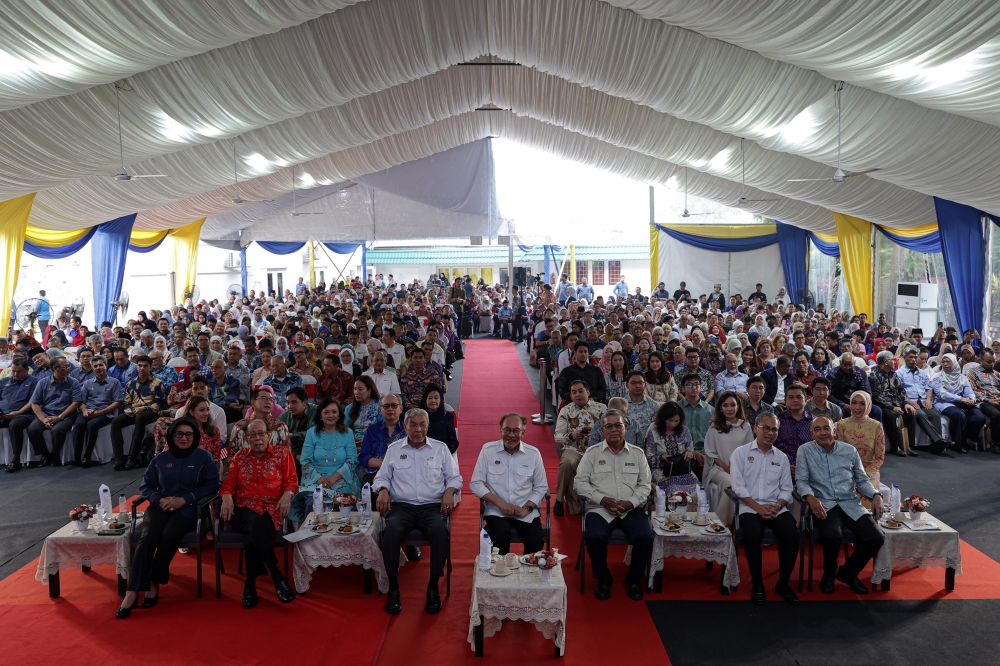 Nazir Razak, Musa Hitam say NEP fostered ‘tongkat culture’ among Malays