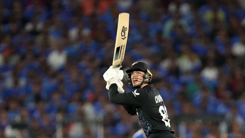 New Zealand's Chapman switches to casual contract to play in BBL