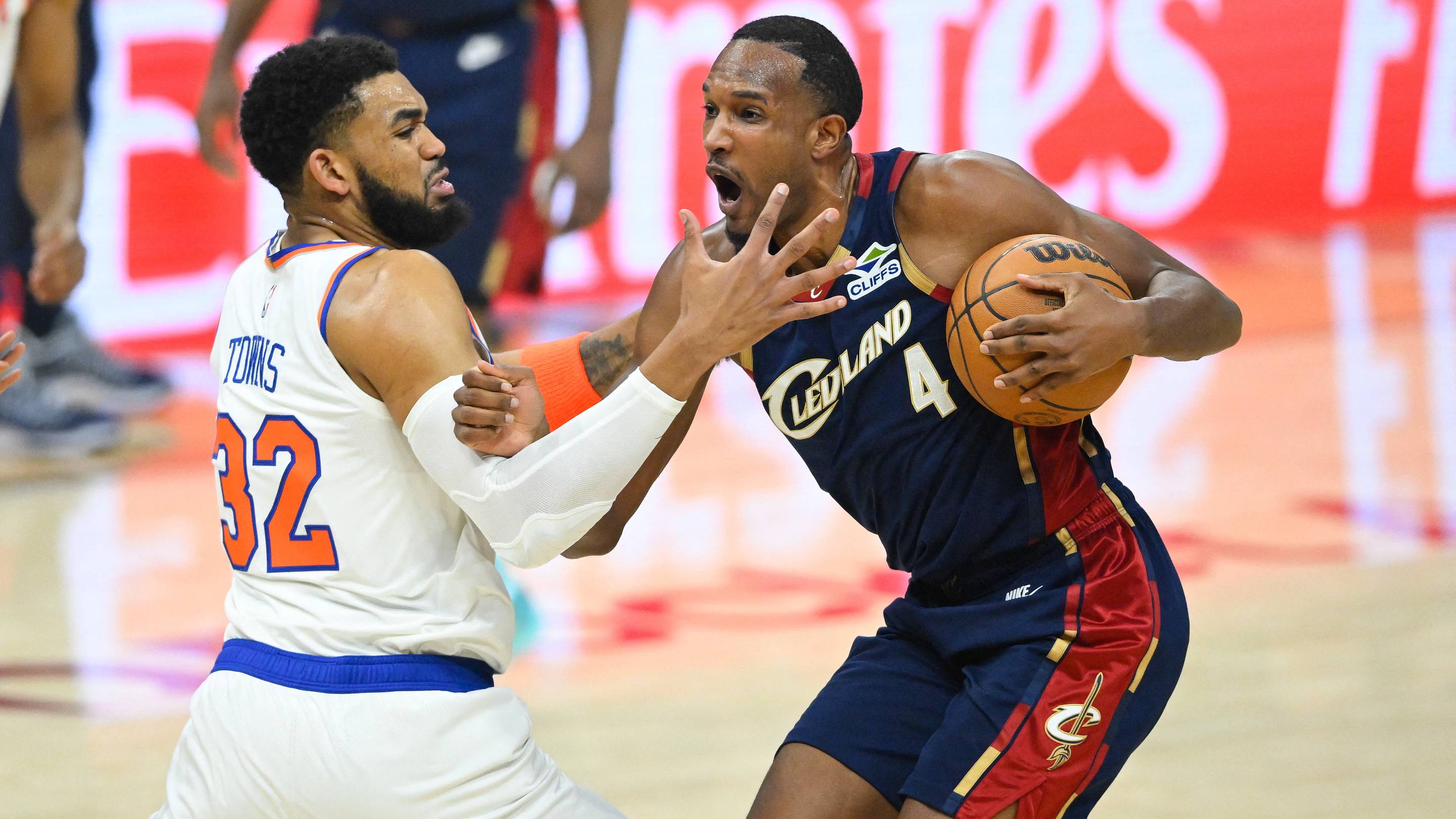 3 Reasons for Knicks to Both Dread and Dismiss the Cavs This Season