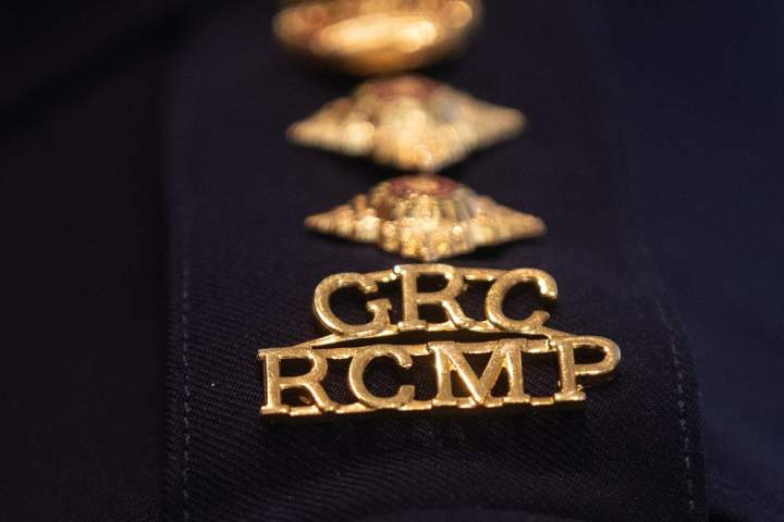 4 teens dead, 4 others sent to hospital after crash near Manitoba resort town