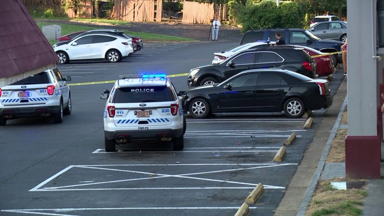 1 seriously hurt after shooting at west Charlotte motel