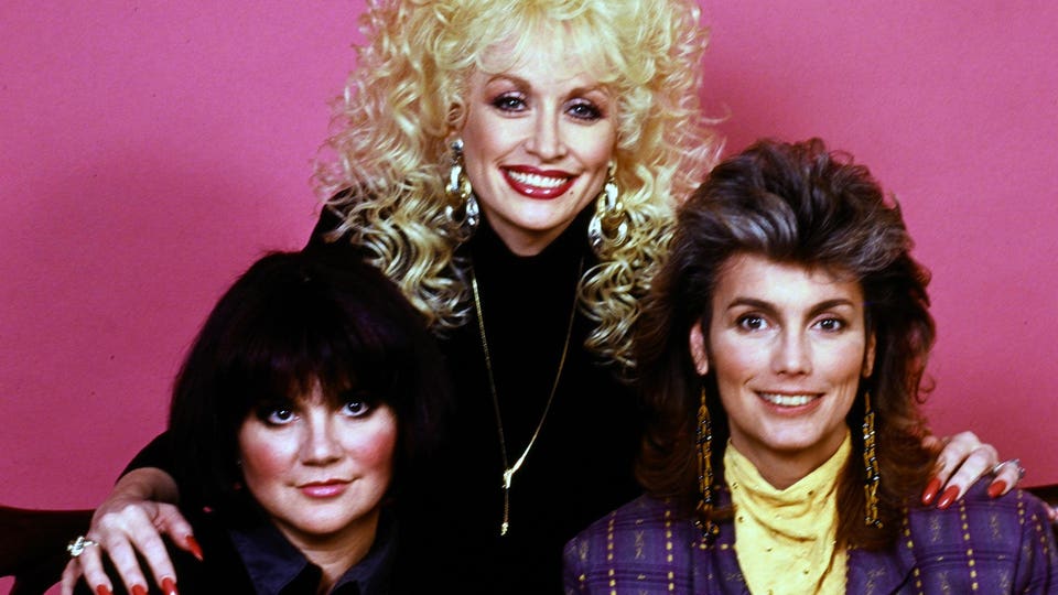 Linda Ronstadt Charts A Rare Bestselling Smash With A Decades-Old Song