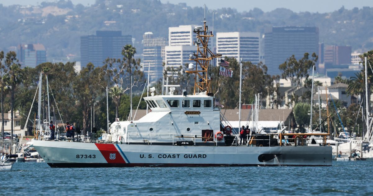 Coast Guard Busts Vessel of Immigrants Trying Sneak Into US Through Los Angeles