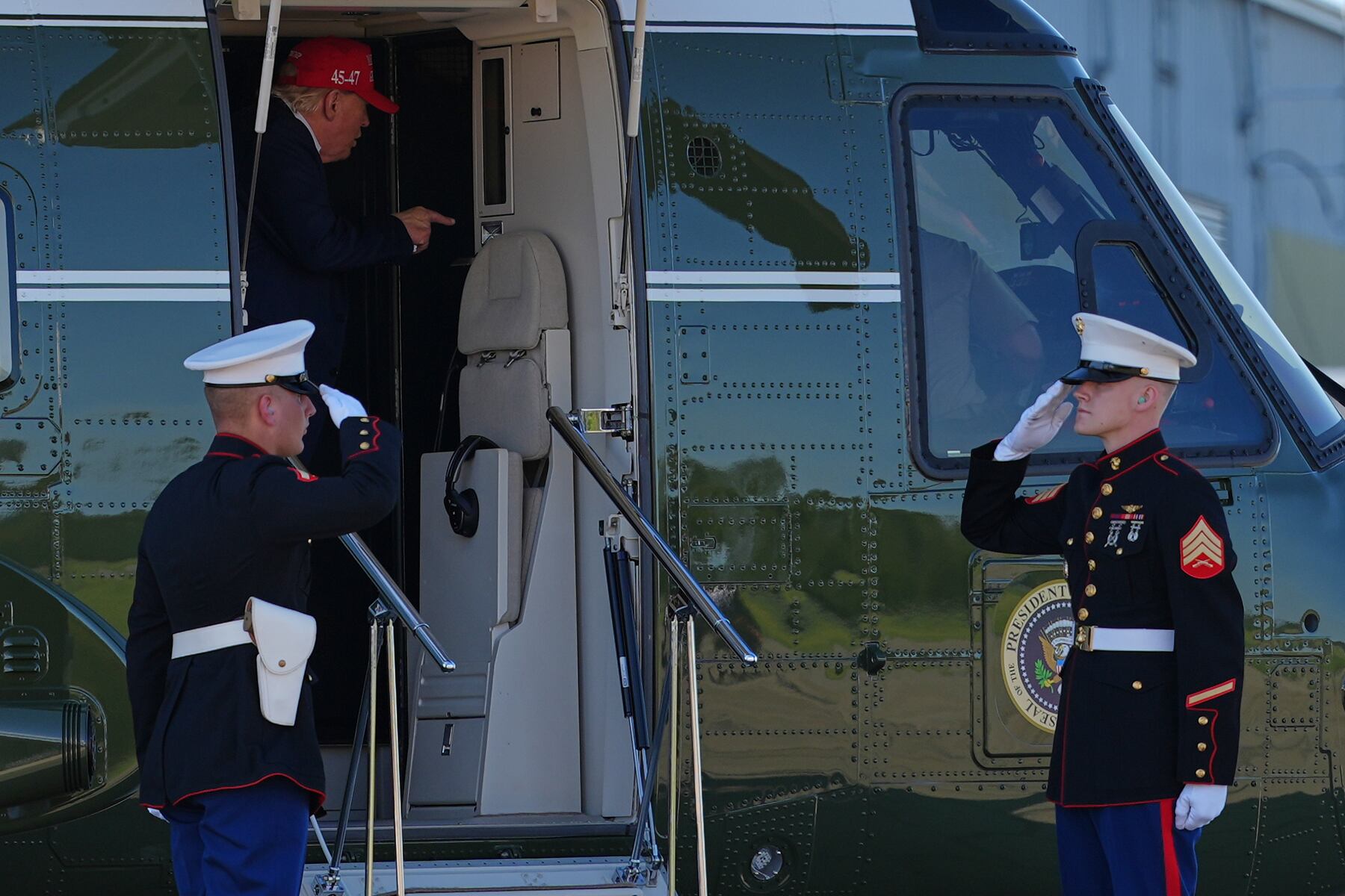 Lip reader: Here’s what Trump yelled at Marine One pilot during caught-on-video tantrum