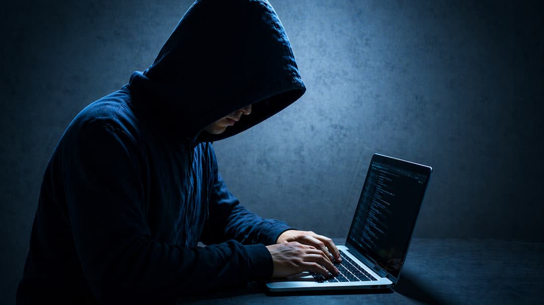 Hacker pulls off $340M Bitcoin heist then gives almost all of it back
