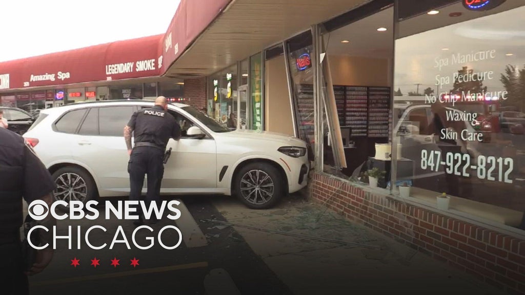 1 hurt when minivan crashes into medical building in Glenview