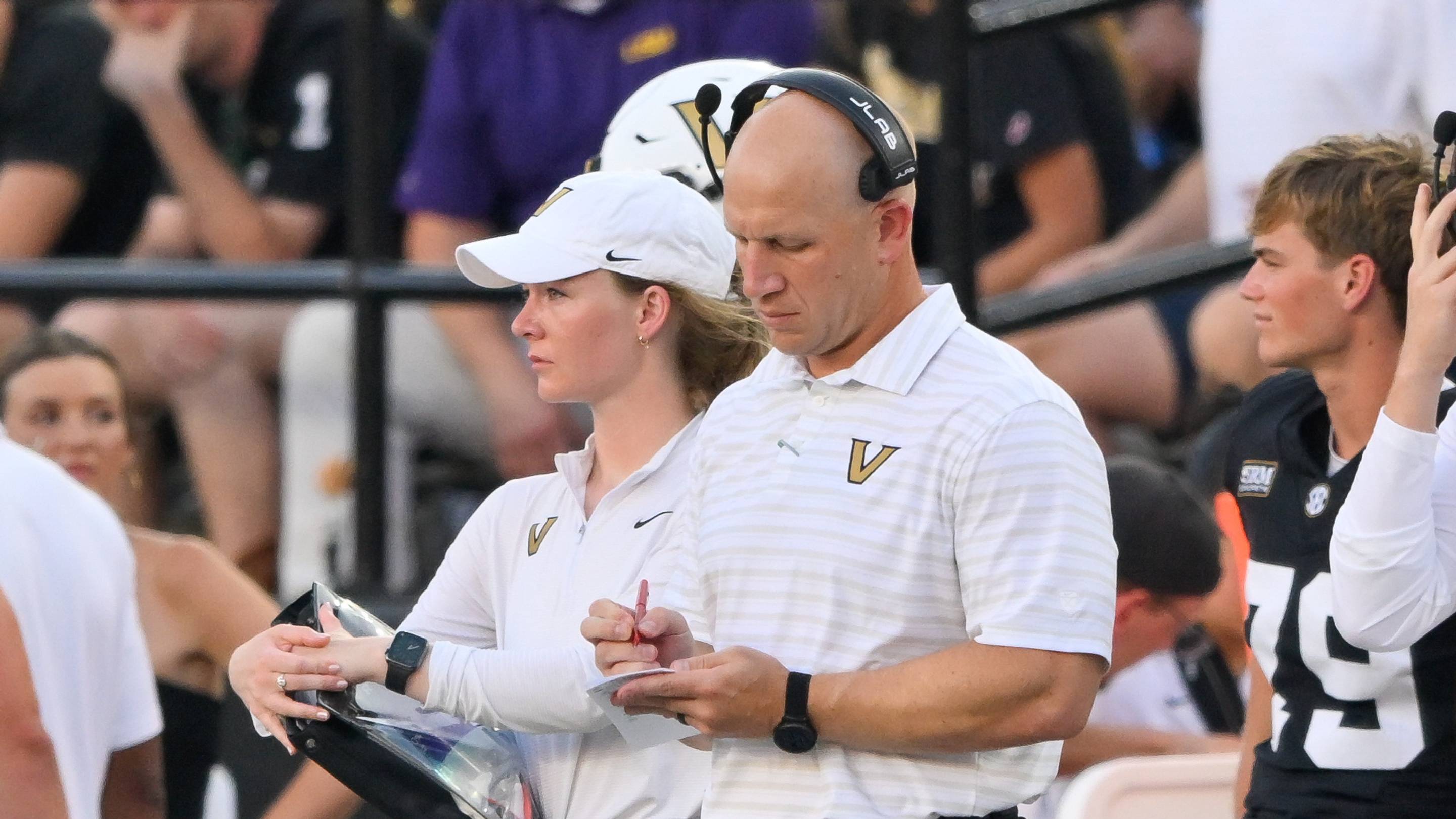 Vanderbilt Football, Clark Lea Has a Breaking Point at Quarterback. Just Not Now