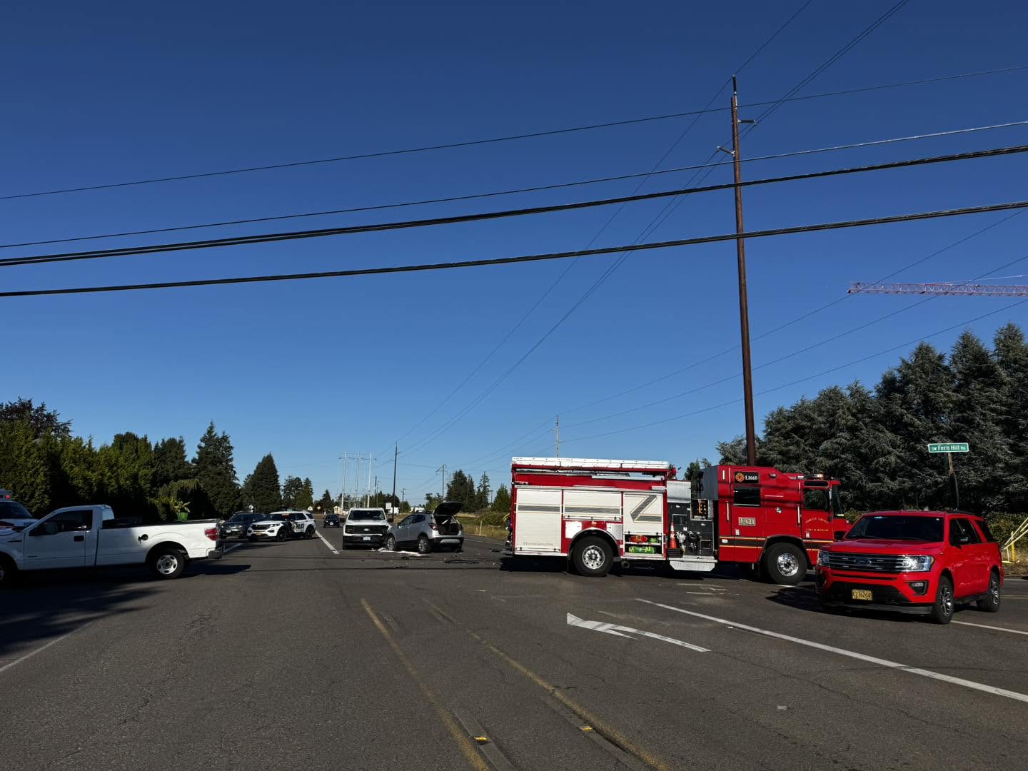 2 people hurt after 3-car crash in Forest Grove