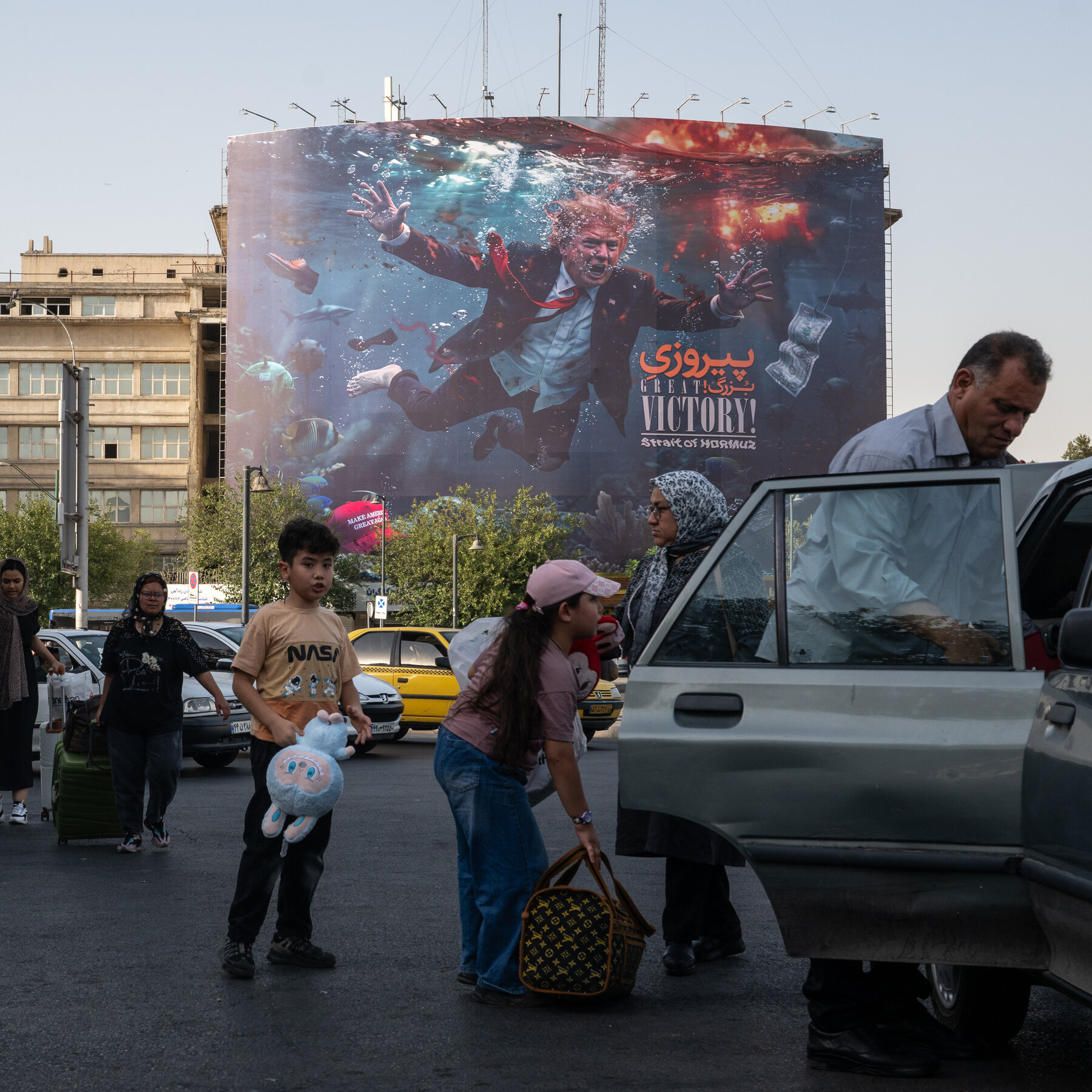 Iran Signals Readiness to Escalate War With U.S. Amid Rising Economic Pressure