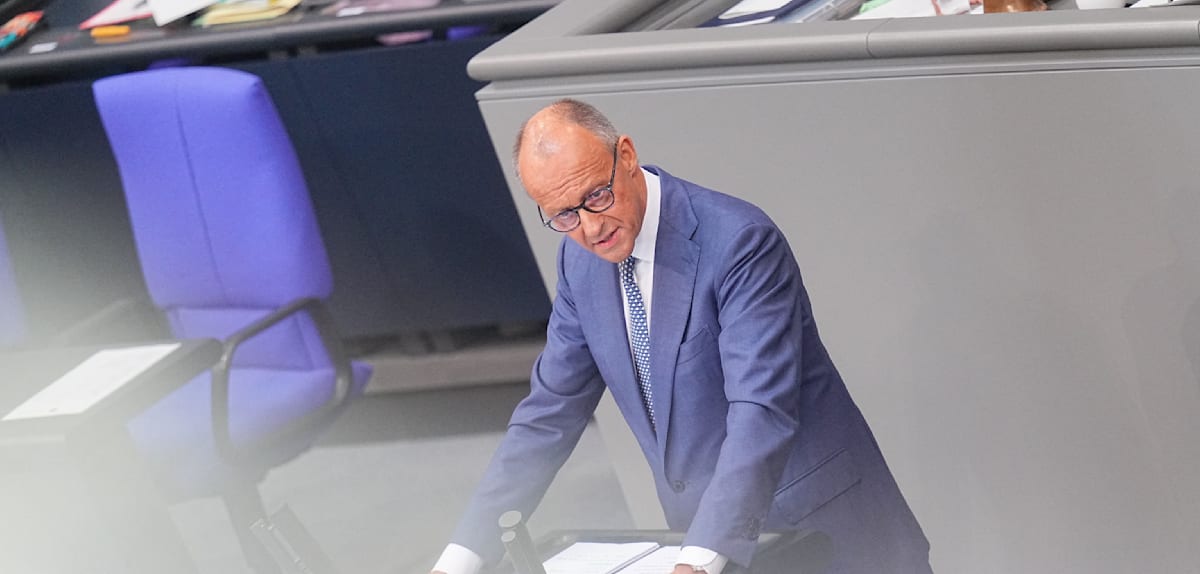 Merz wirft der AfD vor, eine „ethnische Säuberung nach Hautfarbe und Herkunft“ zu wollen