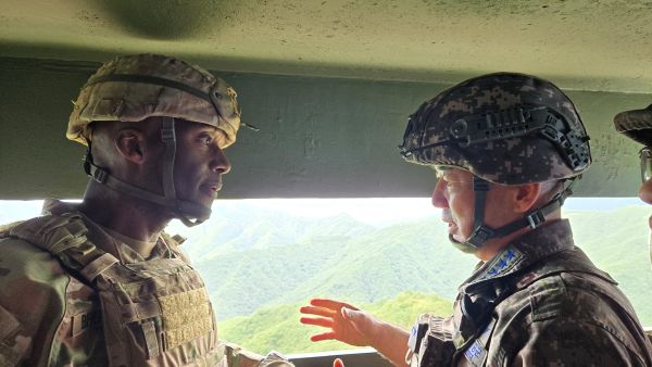 Joint Chiefs, USFK Leaders Visit Unit on Eastern Front where N. Korean Military Crossed MDL