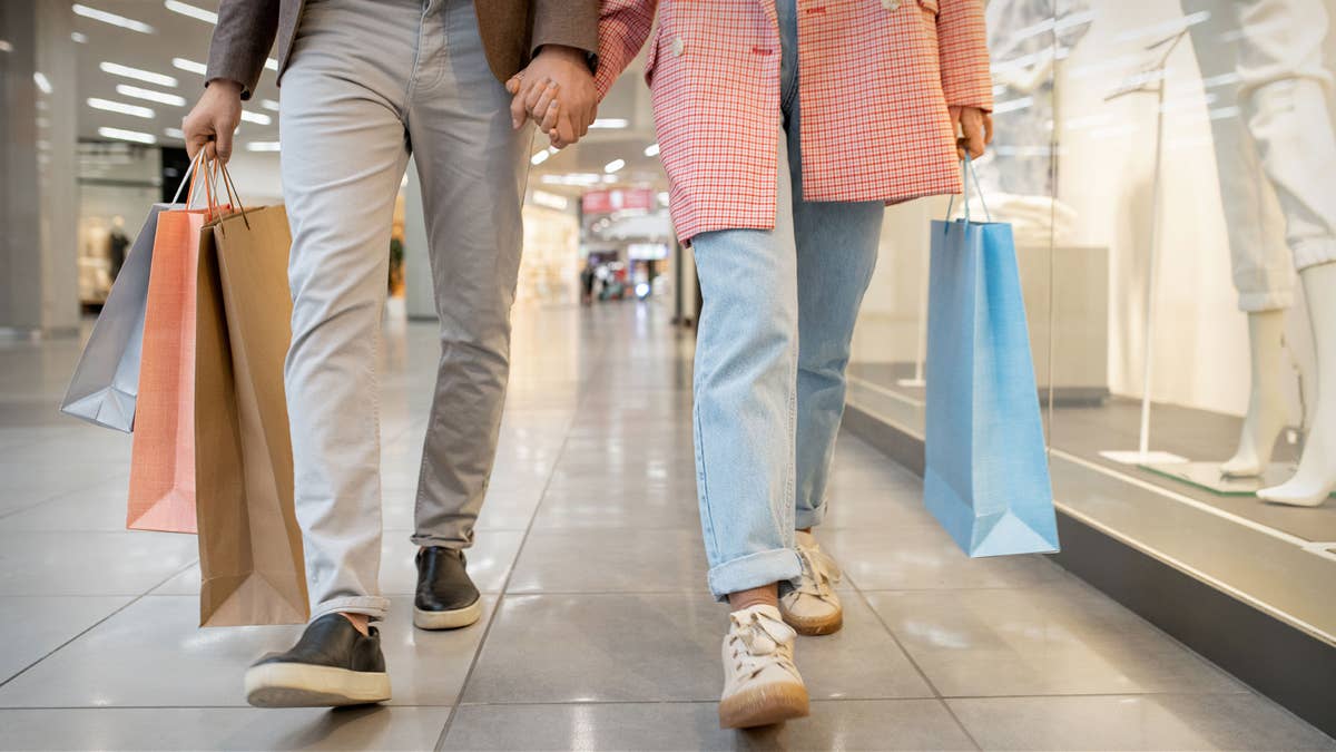 Women's retailer closed 450 stores, heads to final liquidation