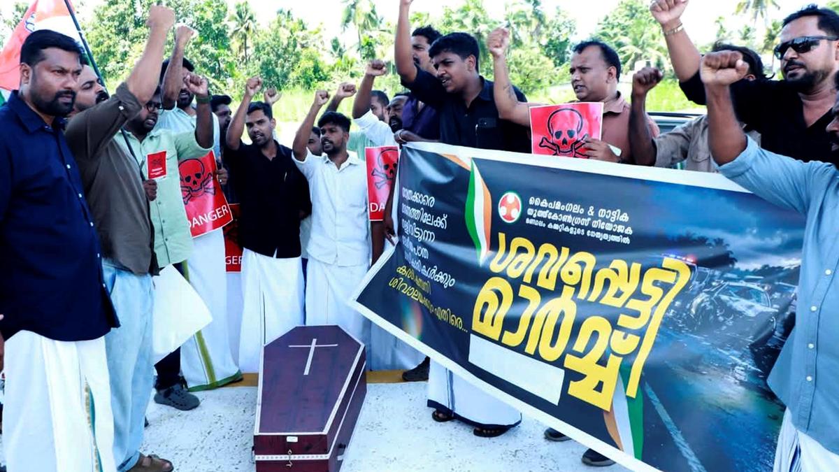 Youth Congress takes out coffin march over NH 66 accidents in Keralam