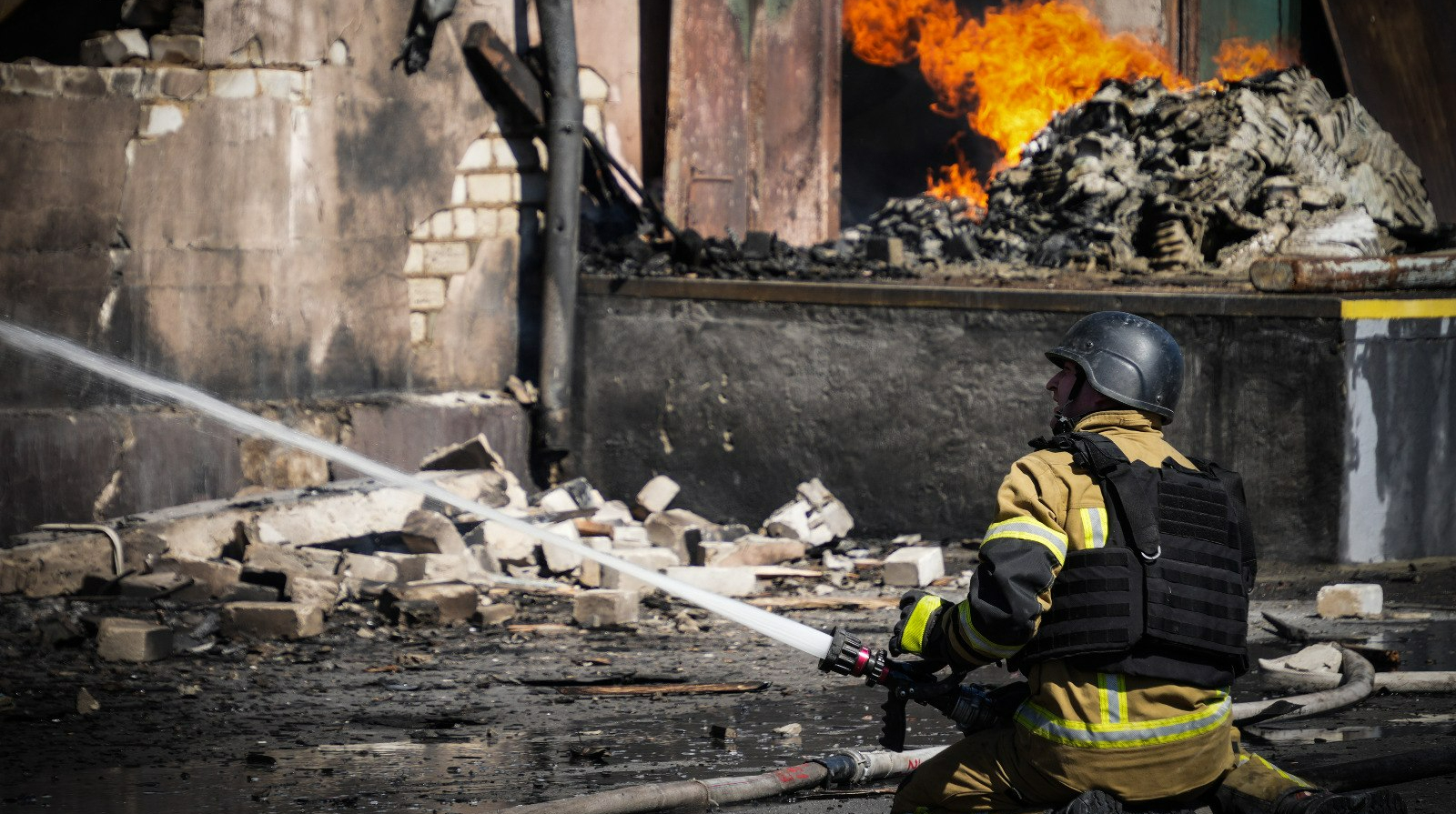 Two killed, 12 injured as Russian attacks on Mykolaiv continue – photos