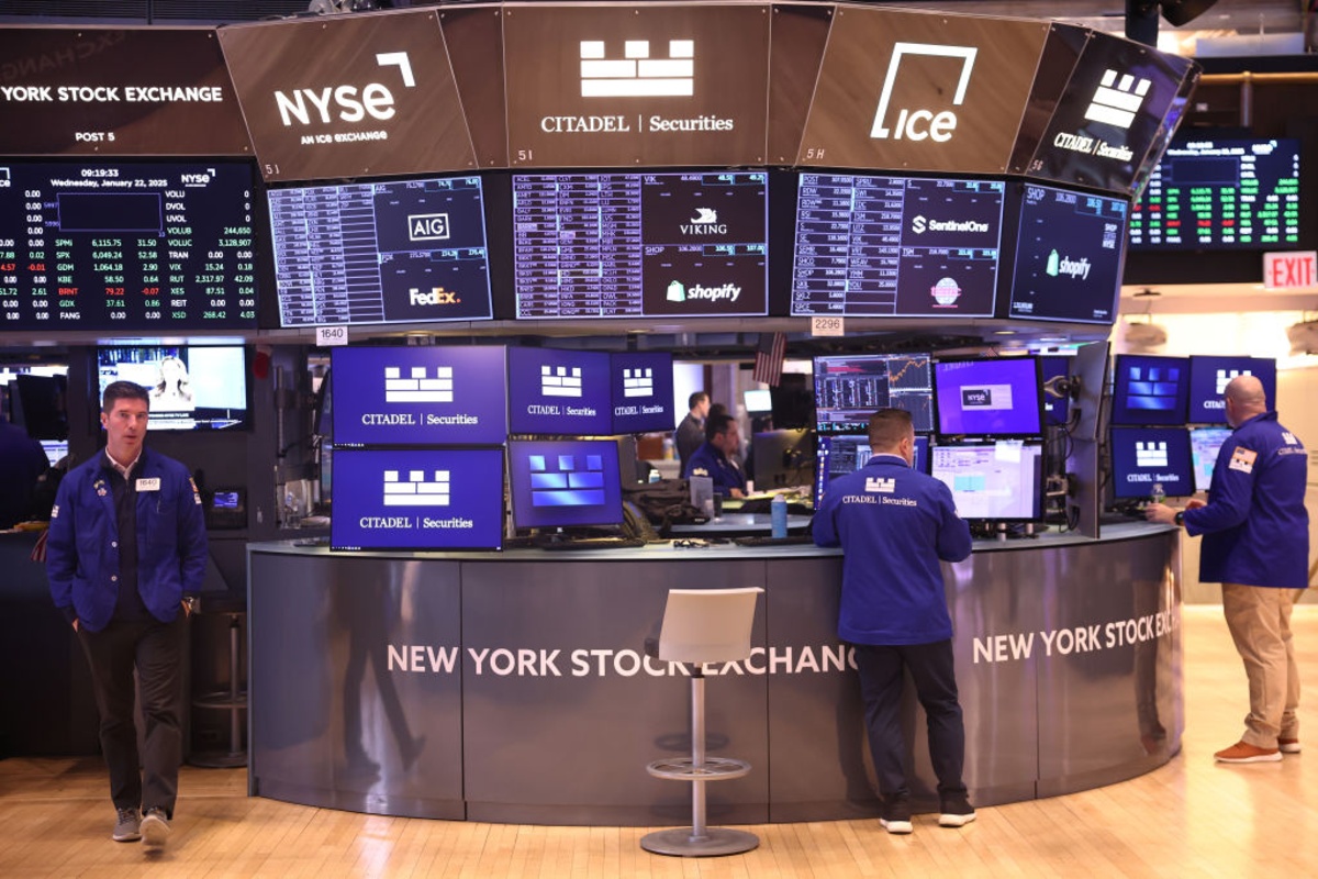 Record S&P 500 Earnings Mask Key Problem: AI Profits Went to Chip Makers, Not Business Users