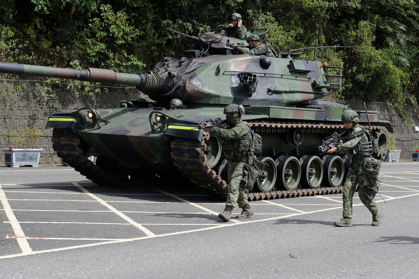 U.S. diplomat: Taiwan's asymmetric warfare to deter China