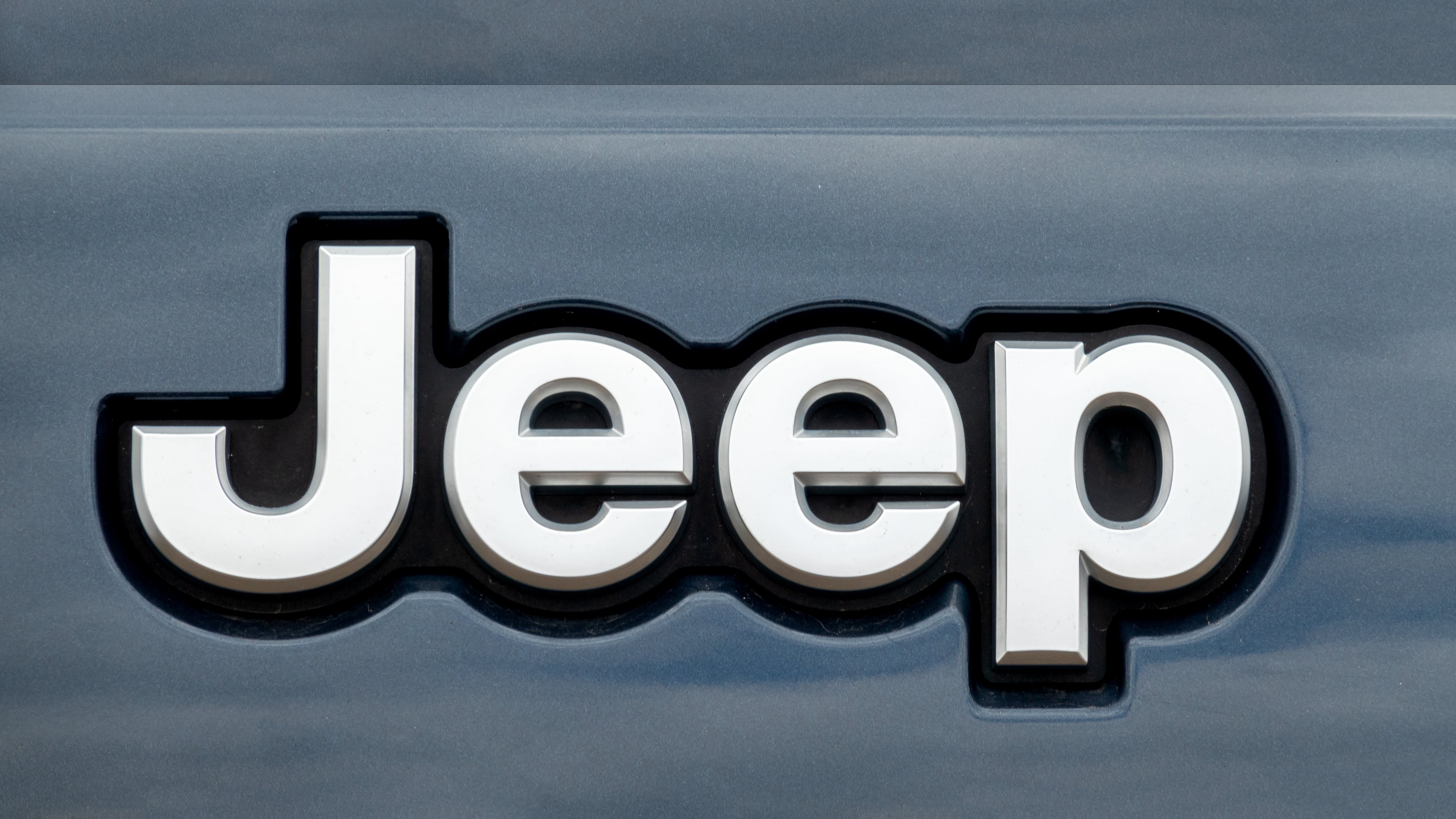 More than 328,000 Jeeps recalled over risk of parts detaching while driving