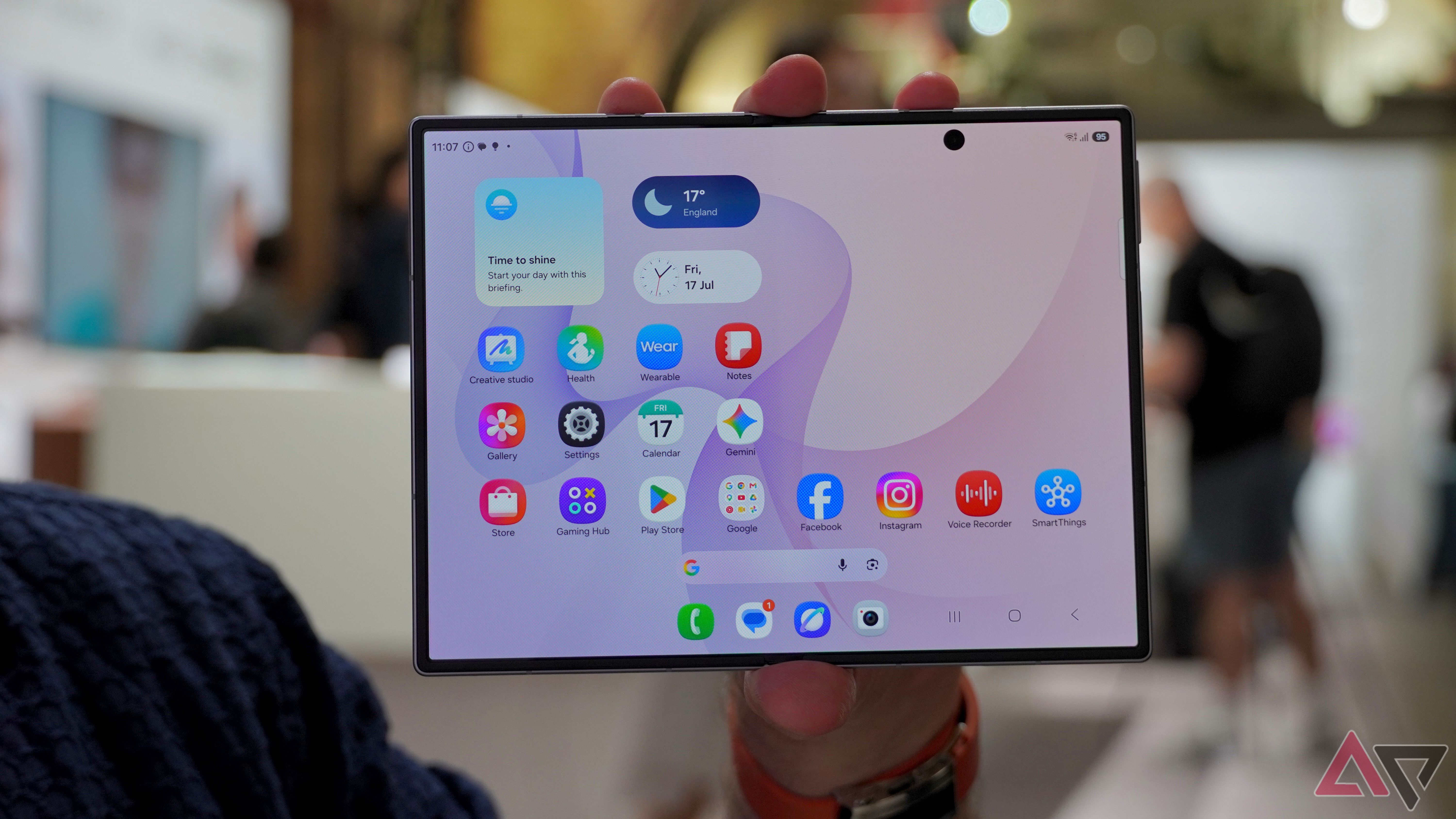 Motorola is joining the wide foldable race, but it might already be too late