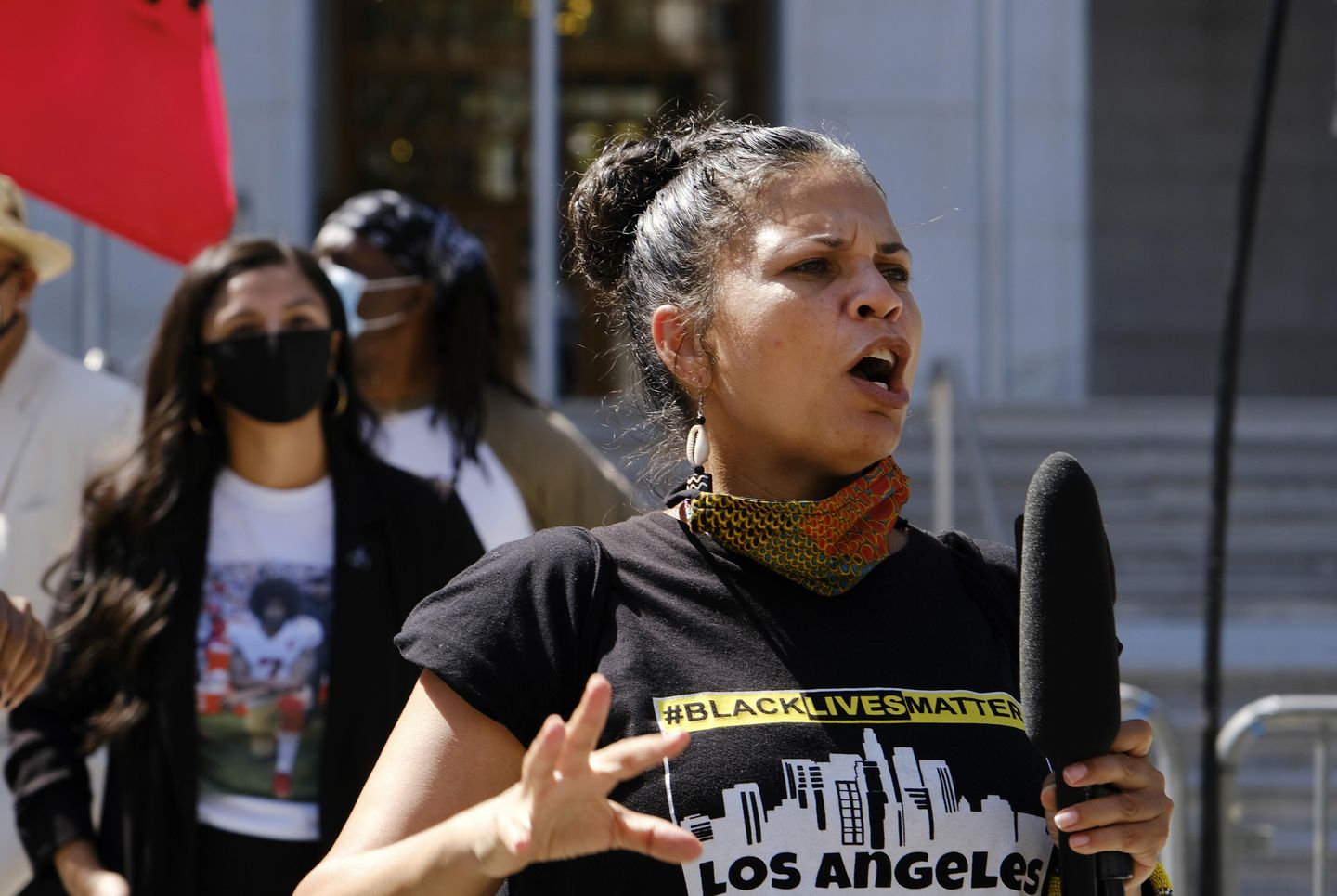 Cal State Los Angeles professor doxxes ICE agent