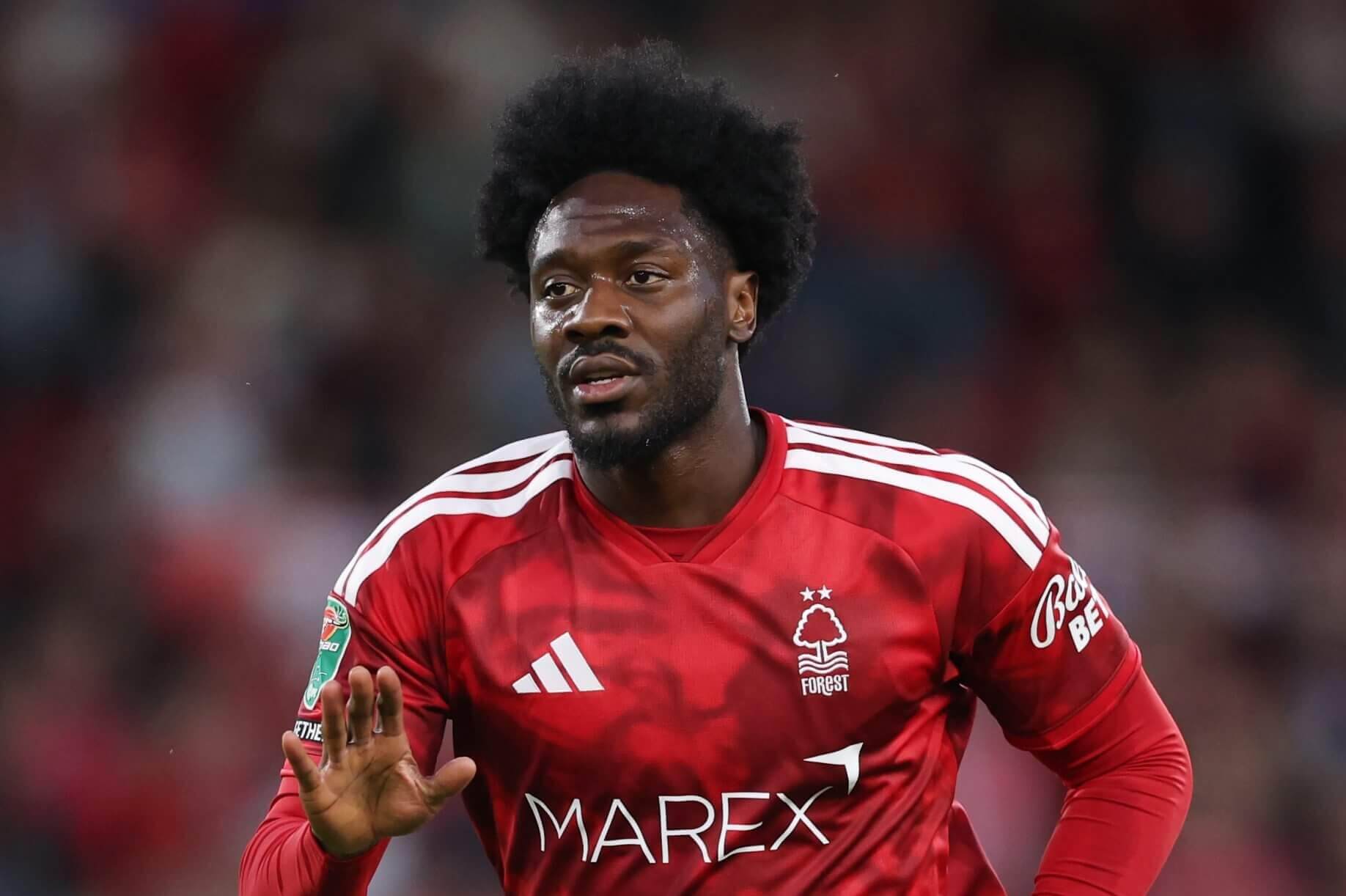 Ola Aina and the Nottingham Forest full-back battle. How does he compare to Daniel Munoz?