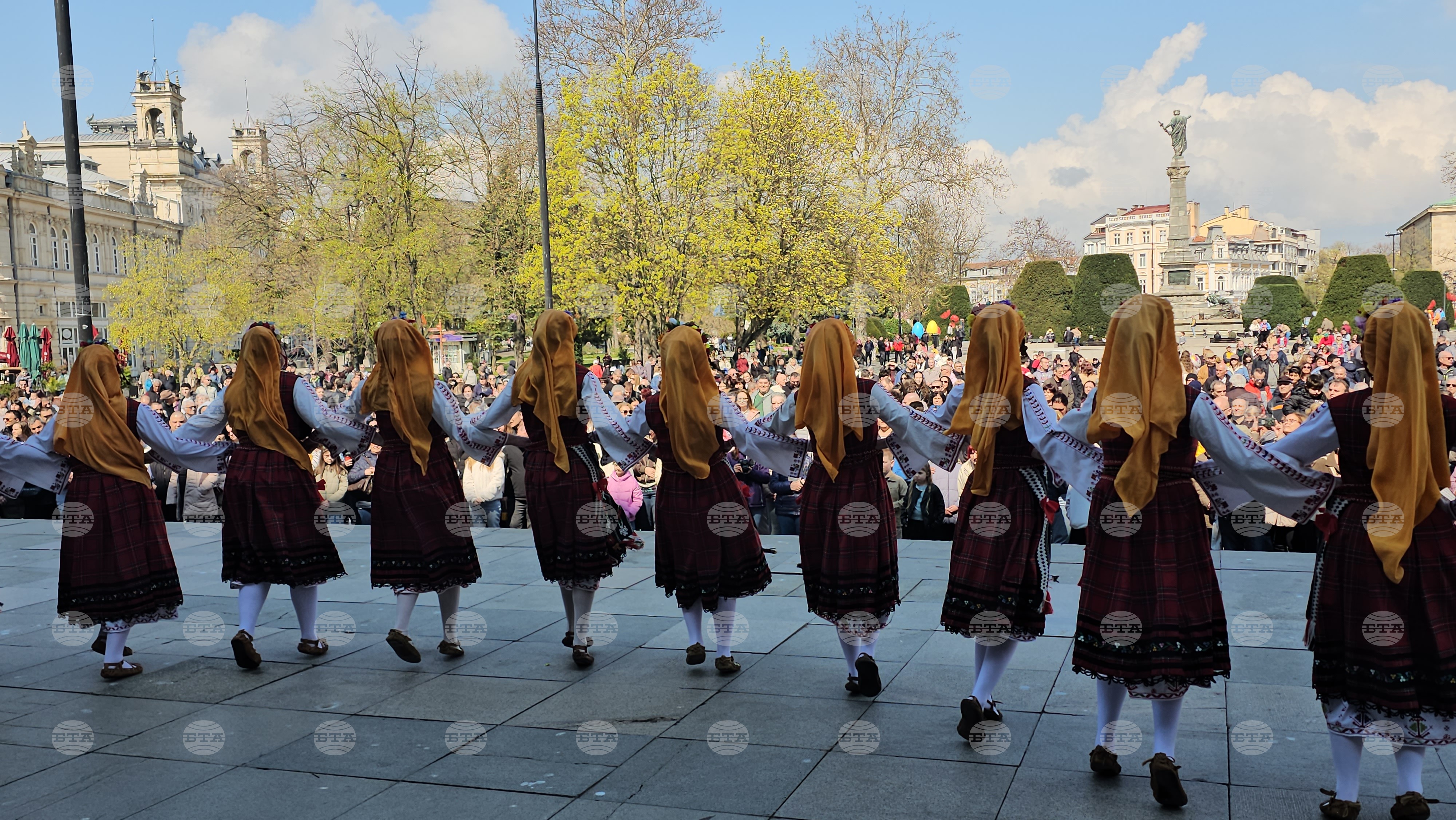Children’s Folk Ensembles from Bulgaria, Moldova Perform Traditional Songs and Dances to Mark 35th Anniversary of Moldova's Independence
