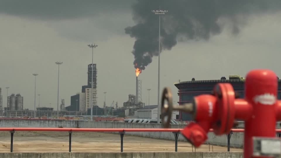 Brent holds above $100 as tanker attacks dampen hopes for Hormuz traffic recovery