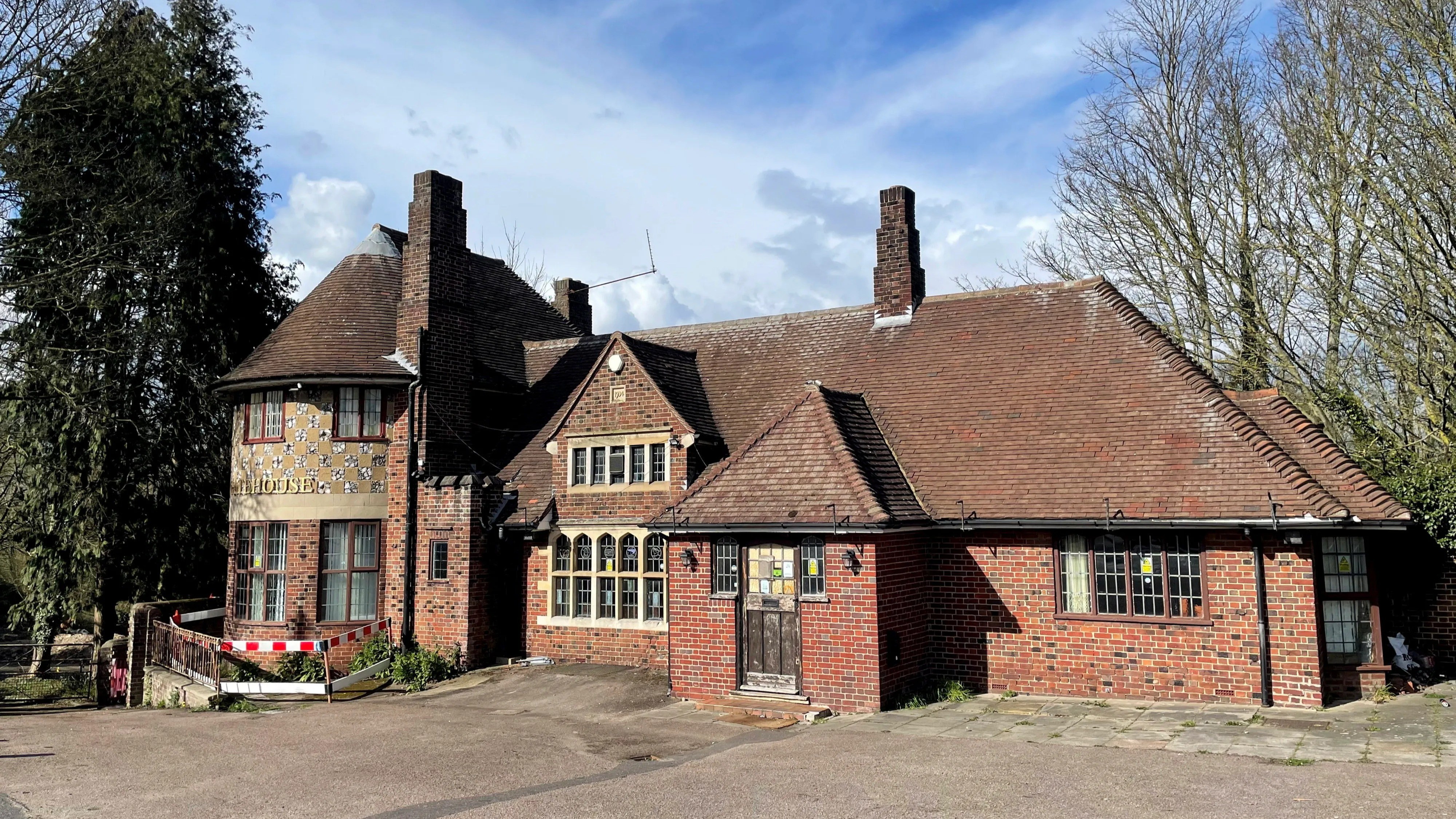 Plans to turn Grade II-listed pub into mosque to be BLOCKED over fears it would cause ‘substantial harm’