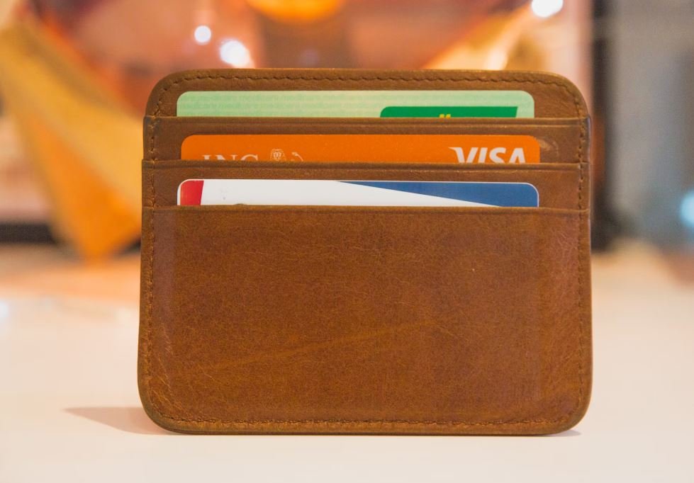 This Is What Happens When Financially Immature Students Get a Credit Card