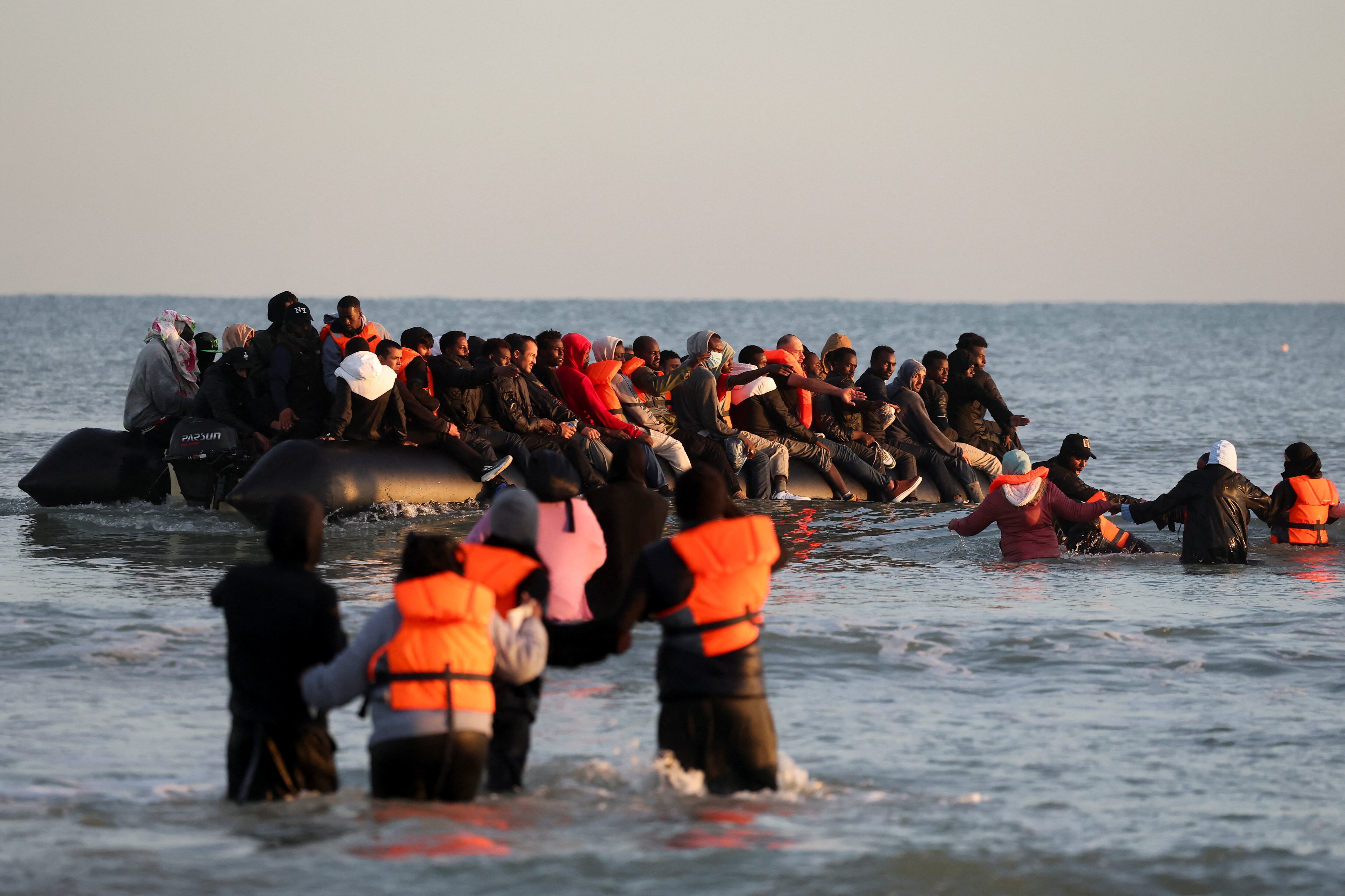 Deal to 'tighten net' around people smugglers agreed by UK and Belgium