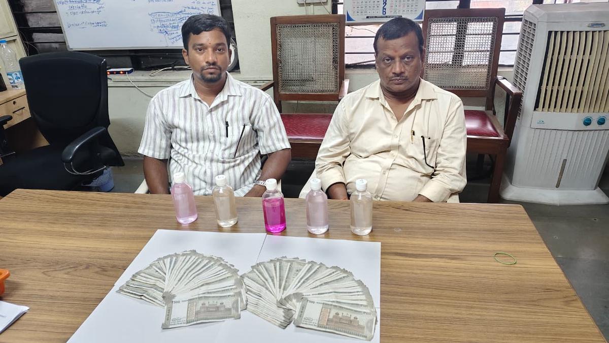 ACB traps Secretariat outsourcing employee, TSIDC senior assistant in CMRF case