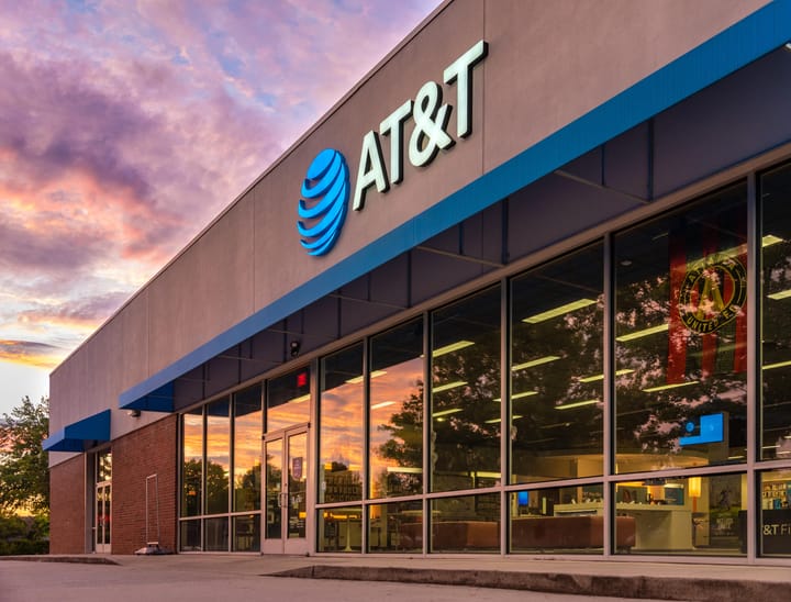 AT&T CEO not a big fan of SpaceX's small cell mobile plan