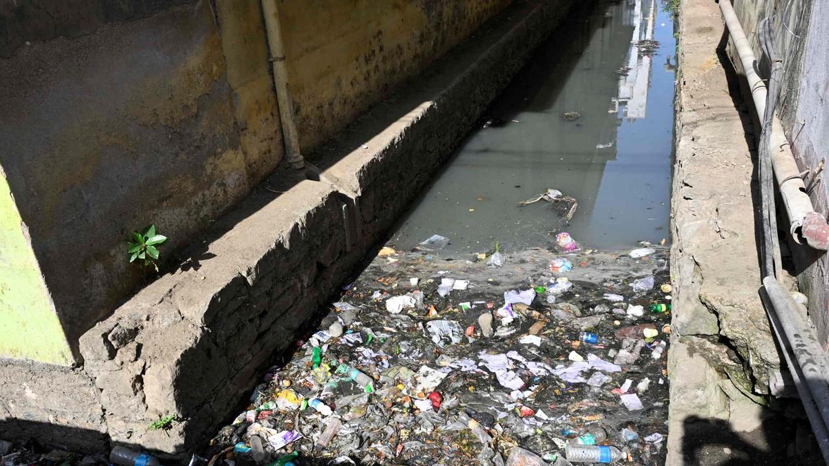 Residents in Erode seek desilting of drainage channels ahead of monsoon