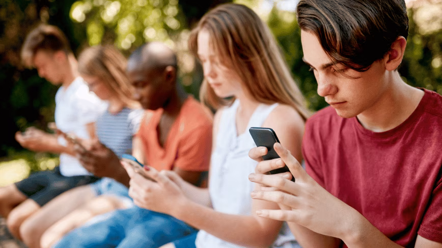 UK will legislate to make Apple and Google block nude images for children