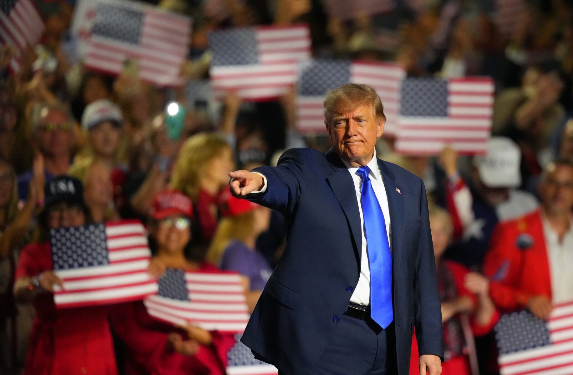 Critics sneer as Trump makes desperate midterm plea to Republican voters