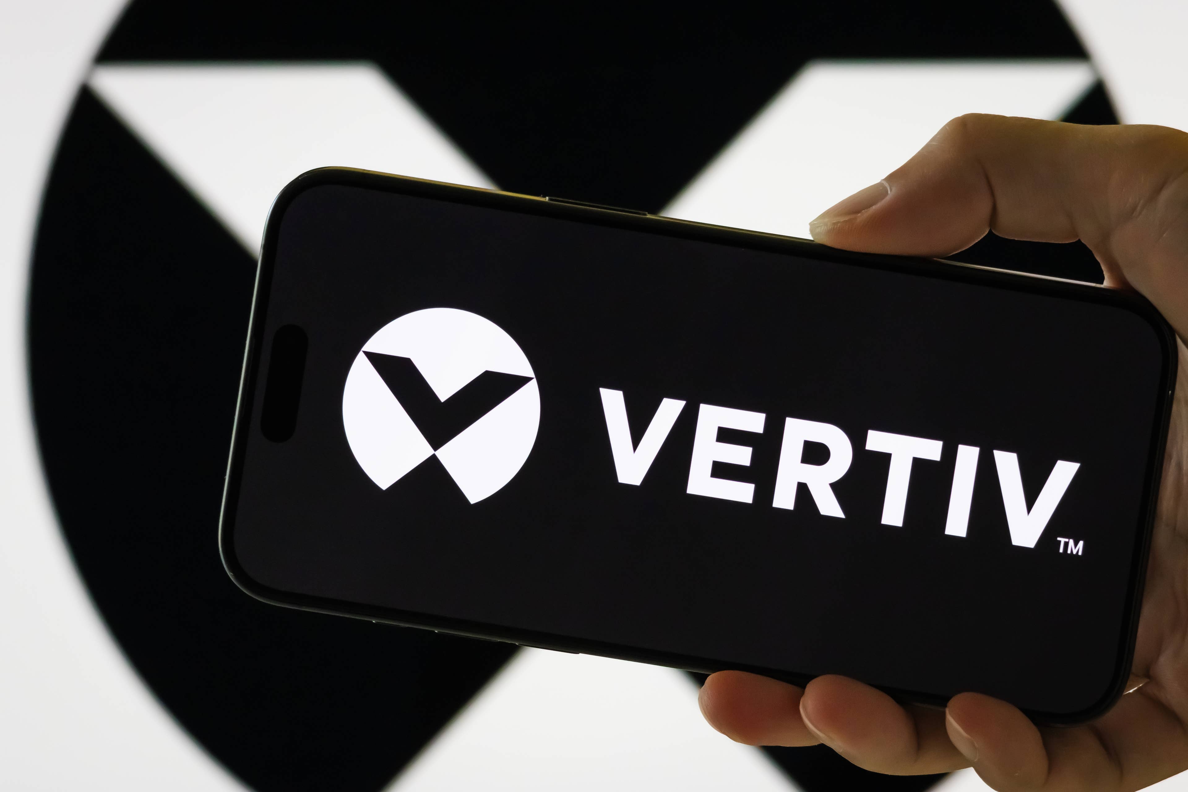 Veteran analyst says buy Vertiv despite huge gains already