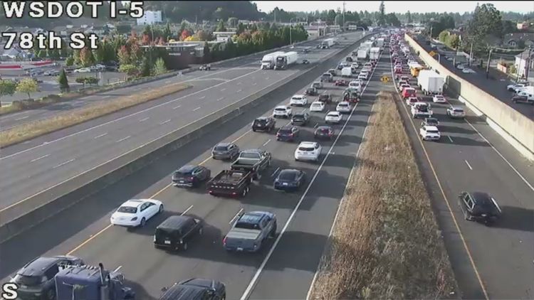 Disabled Semi clears southbound I-5 bridge, but Clark County commute still snarled