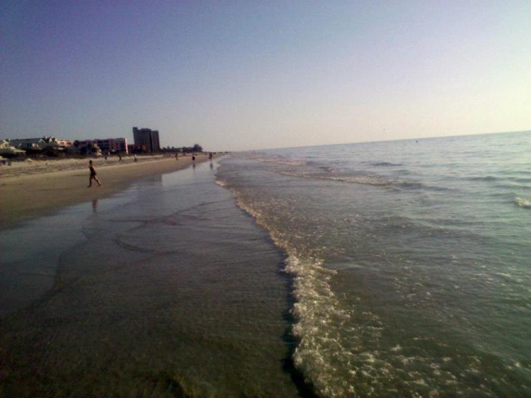 Indian Rocks Beach Mayor Lan Vaughan Signs Immediate Smoking and Vaping Ban on Public Beaches, With Fines Up to $500 and Possible Jail Time