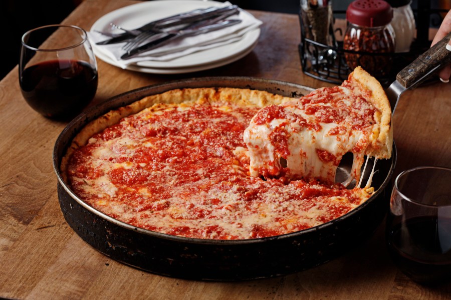 New Lou Malnati's restaurant hiring 100 in St. Charles