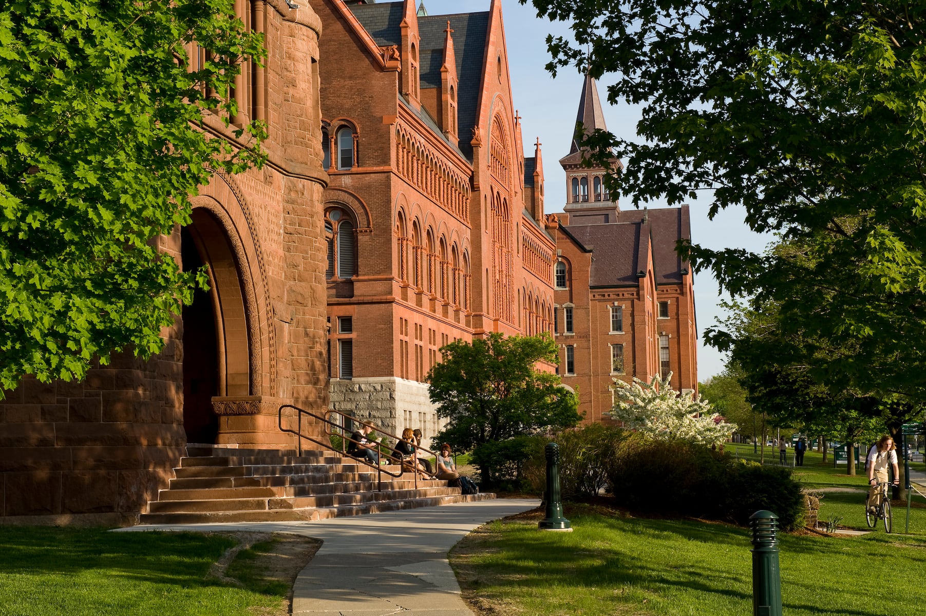 University offers new tuition break for students from across New England