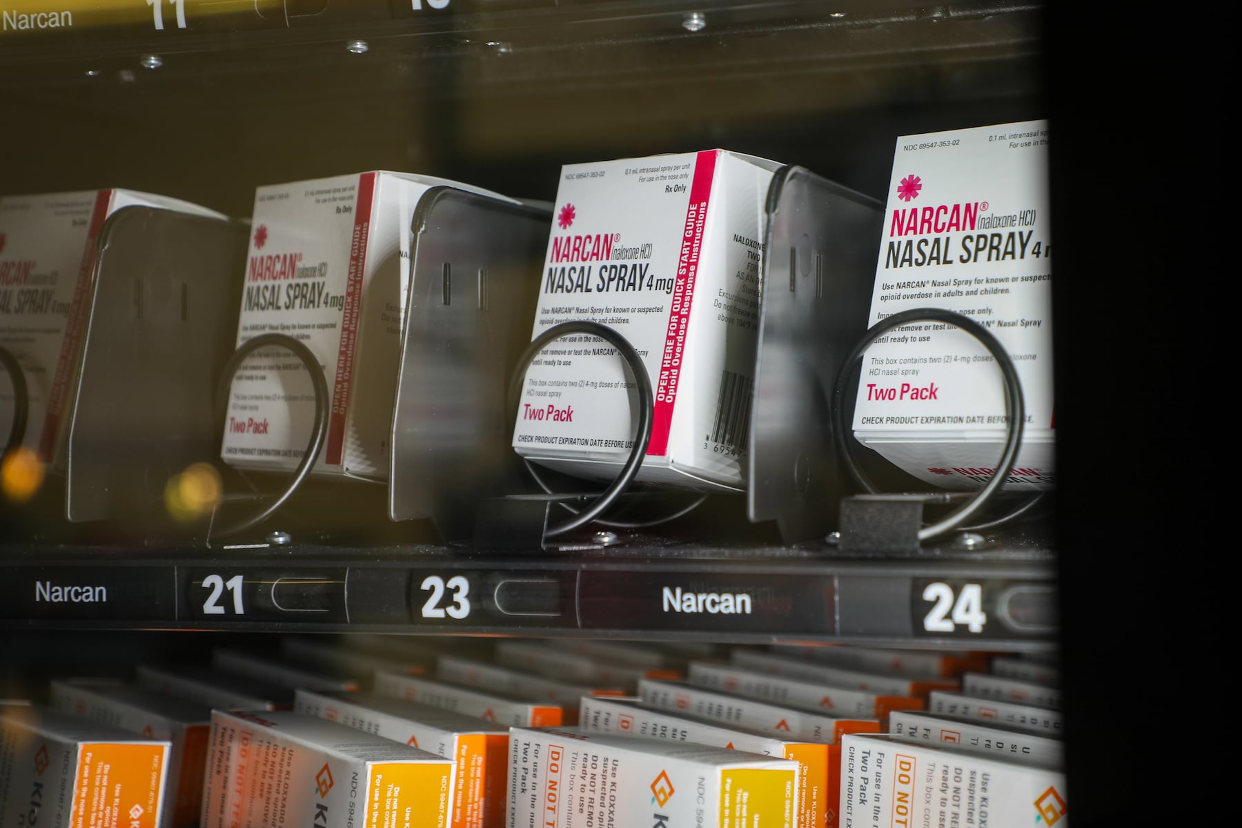 Public health officials to distribute free naloxone kits in Lorain County