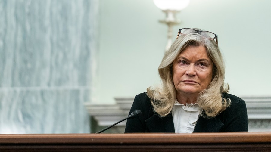 Lummis ramps up pressure on Democrats over crypto bill