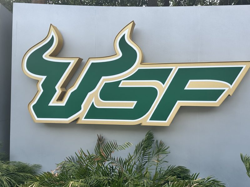 Jolly, Nixon campaigns respond to republicans' appearance at USF football game