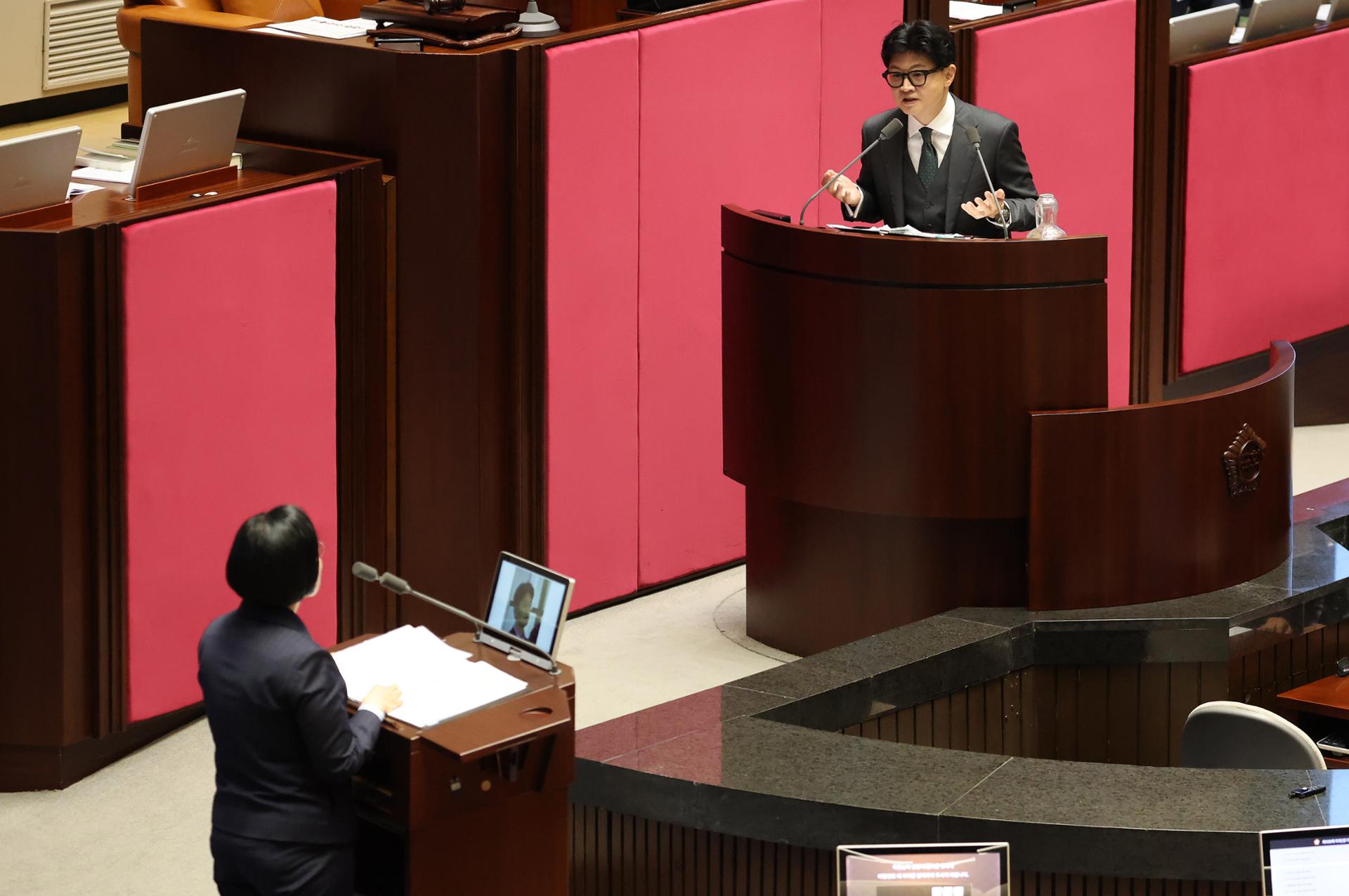PM's office issues warning to own official for asking lawmaker questions without identifying self