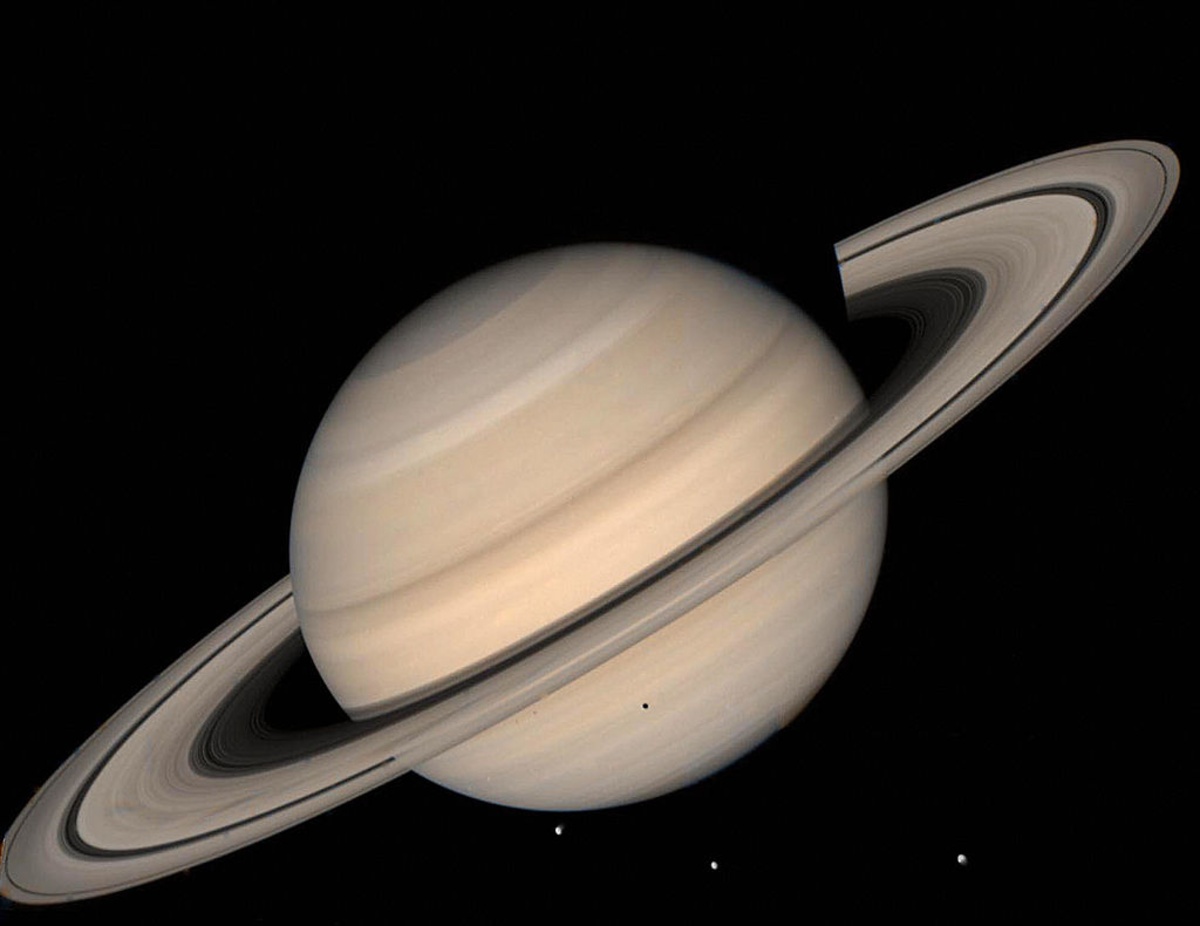 Saturn Grows Decagon at South Pole: Hexagon Was Never Special, EPSC2026 Finds