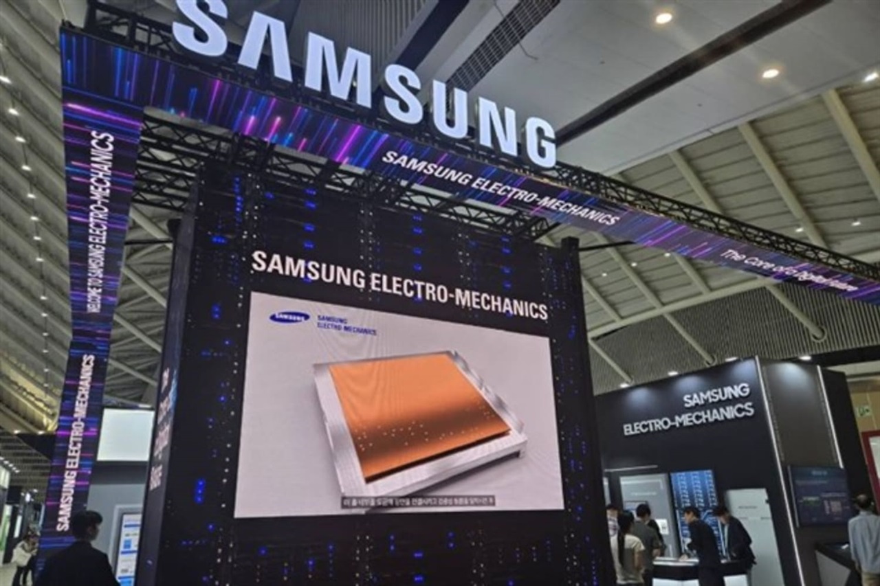 Samsung Electro-Mechanics, LG Innotek vie in AI package substrates