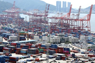 South Korea says economy in ‘solid recovery’ despite risks