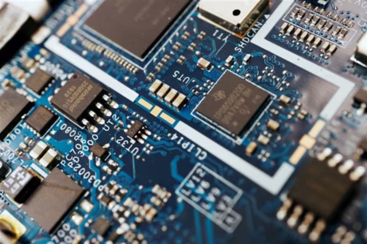 Altera eyes $2B IPO, from Intel carve-out to public debut