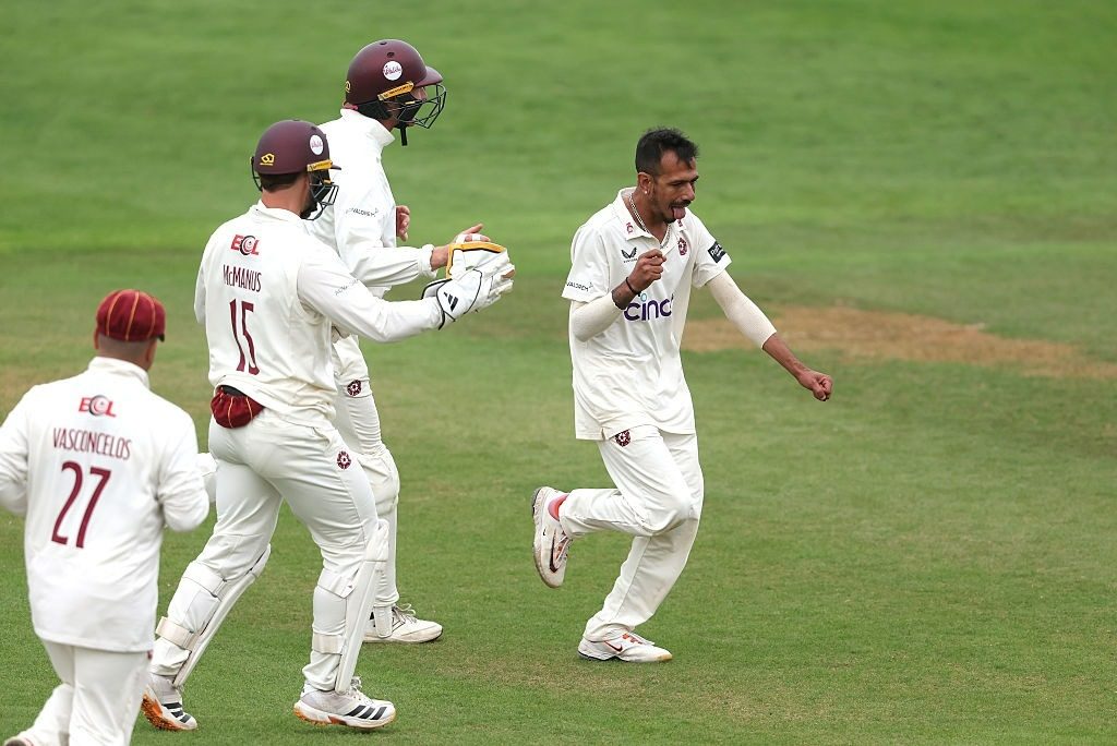 Discarded India spinner follows nine-wicket haul with four-for to boost county's promotion hopes
