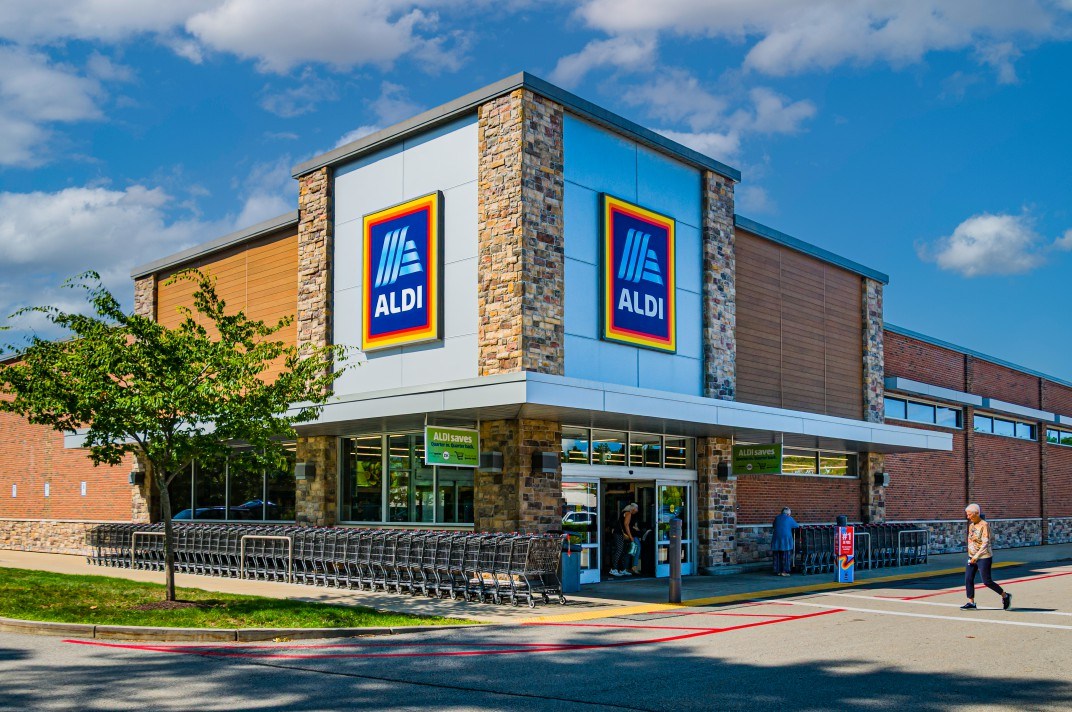 Aldi launching pastel kitchen mixer this weekend – but shoppers are raving about a ‘super’ retro Salter deal